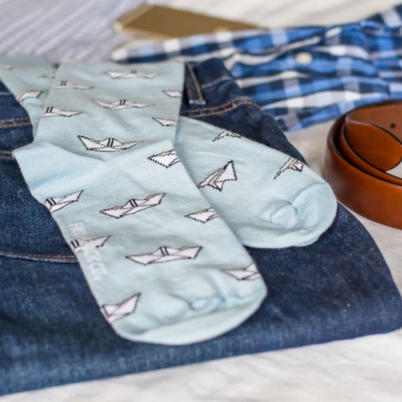 Men’s Socks | Paper Planes and Boats | Ethically - Picture 4 of 4